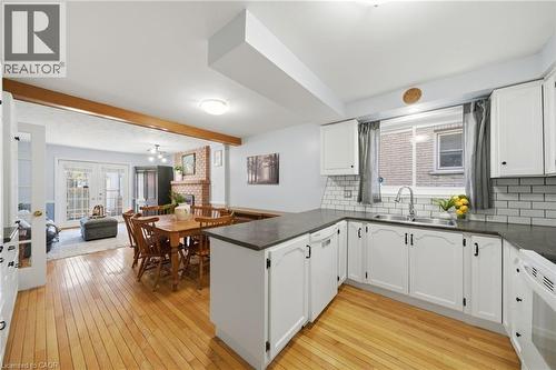 15 Finch Place, Hamilton, ON - Indoor Photo Showing Kitchen With Double Sink With Upgraded Kitchen