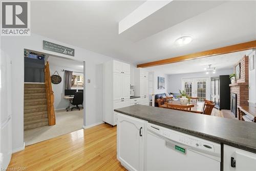 15 Finch Place, Hamilton, ON - Indoor Photo Showing Kitchen