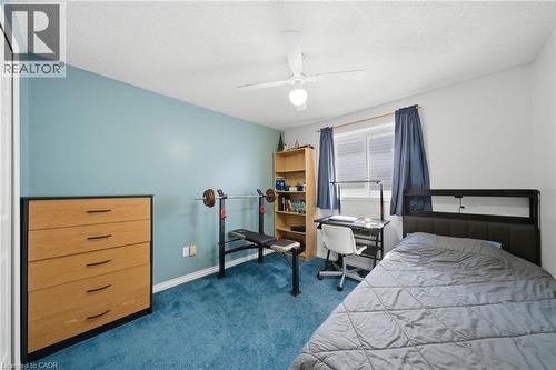 15 Finch Place, Hamilton, ON - Indoor Photo Showing Bedroom