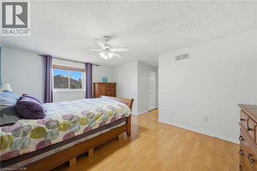 15 Finch Place, Hamilton, ON - Indoor Photo Showing Bedroom