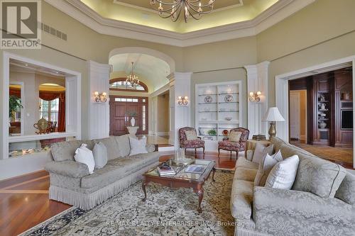872 Whittier Crescent, Mississauga, ON - Indoor Photo Showing Living Room