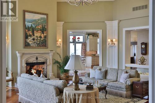 872 Whittier Crescent, Mississauga, ON - Indoor Photo Showing Living Room With Fireplace
