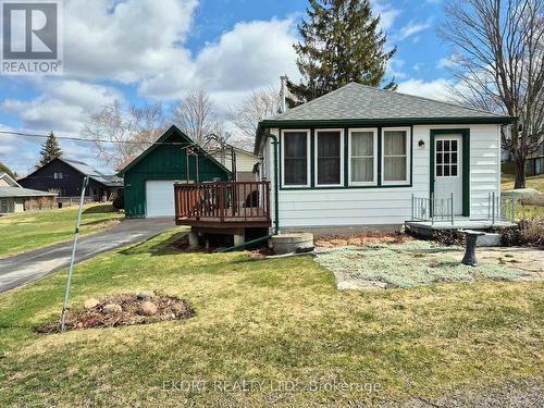 40 DEMILLE STREET  Prince Edward County (Sophiasburg Ward), ON K0K 1W0