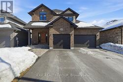 106 LEDGEROCK COURT Quinte West (Sidney Ward), ON K8R 0A1