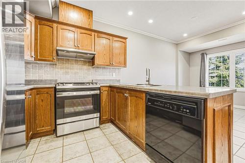 2 Harbour Drive Unit# 14, Hamilton, ON - Indoor Photo Showing Kitchen