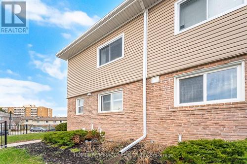 50 Westmount Road, Kitchener, ON - Outdoor