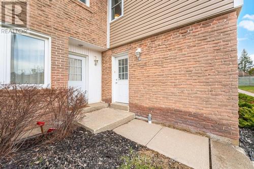 50 Westmount Road, Kitchener, ON - Outdoor