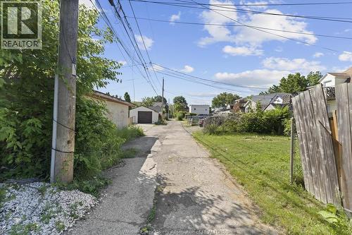 371 Curry, Windsor, ON - Outdoor