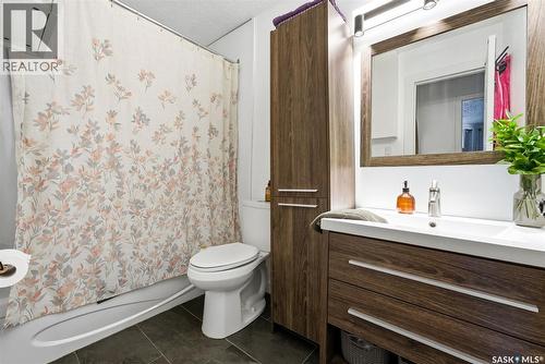 208 67 Rodenbush Drive, Regina, SK - Indoor Photo Showing Bathroom