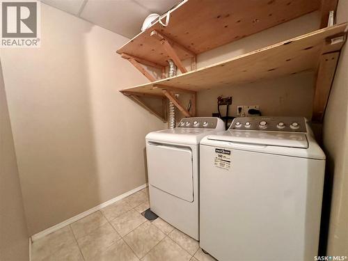 38 103 Banyan Crescent, Saskatoon, SK - Indoor Photo Showing Laundry Room