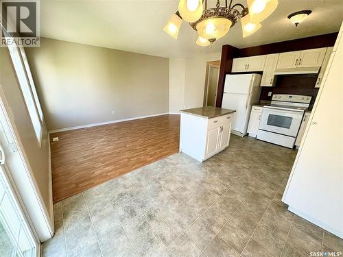 38 103 Banyan Crescent, Saskatoon, SK - Indoor Photo Showing Kitchen
