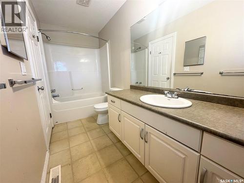 38 103 Banyan Crescent, Saskatoon, SK - Indoor Photo Showing Bathroom