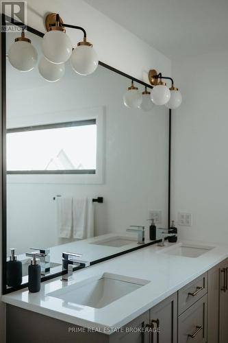Lot 38 Fallingbrook Road, London South (South V), ON - Indoor Photo Showing Bathroom