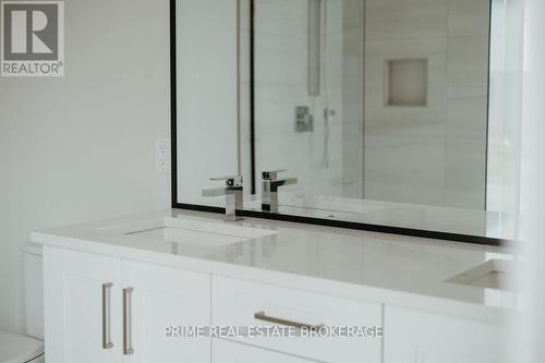 Lot 68 Fallingbrook Road, London South (South V), ON - Indoor Photo Showing Bathroom