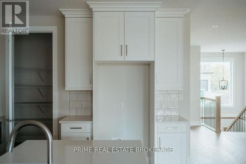 Lot 68 Fallingbrook Road, London South (South V), ON - Indoor Photo Showing Laundry Room