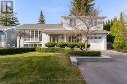 194 SOLINGATE DRIVE Oakville (Br Bronte), ON L6L 3T1