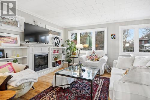12 Rosebery Place, St. Thomas, ON - Indoor Photo Showing Living Room With Fireplace