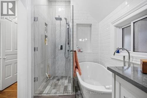 12 Rosebery Place, St. Thomas, ON - Indoor Photo Showing Bathroom