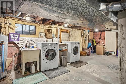 12 Rosebery Place, St. Thomas, ON - Indoor Photo Showing Laundry Room