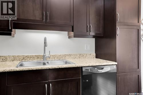 202 615 Lynd Crescent, Saskatoon, SK - Indoor Photo Showing Kitchen With Double Sink