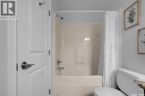 202 615 Lynd Crescent, Saskatoon, SK - Indoor Photo Showing Bathroom