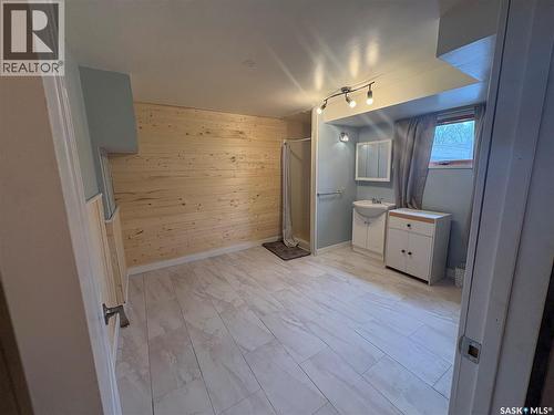 643 3Rd Street W, Shaunavon, SK - Indoor