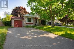 MAIN - 394 CENTRE STREET E Richmond Hill, ON L4C 1B7