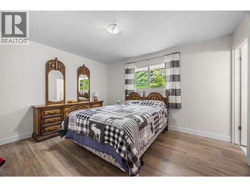 2103 Valleyview Drive, Kamloops, BC - Indoor Photo Showing Bedroom