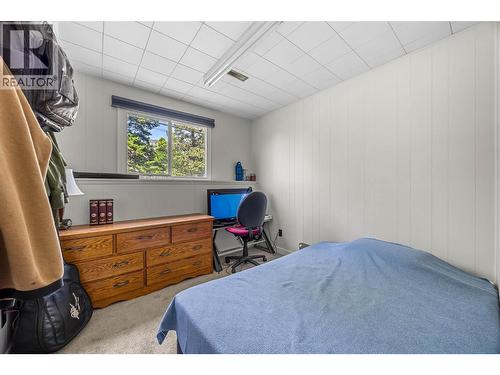 2103 Valleyview Drive, Kamloops, BC - Indoor Photo Showing Bedroom