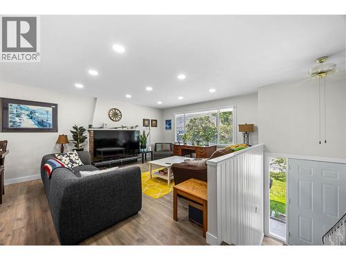 2103 Valleyview Drive, Kamloops, BC - Indoor