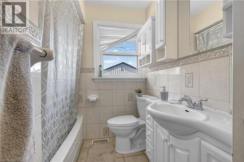 270 Mausser Avenue, Kitchener, ON - Indoor Photo Showing Bathroom