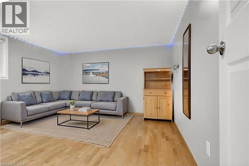 270 Mausser Avenue, Kitchener, ON - Indoor Photo Showing Living Room
