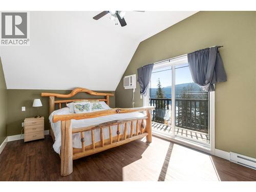 7577 Squilax Anglemont Road, Anglemont, BC - Indoor Photo Showing Bedroom