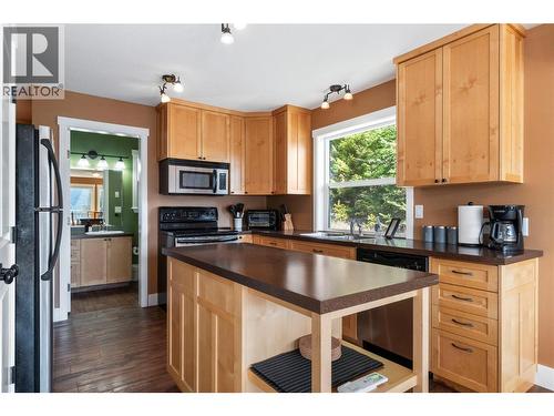 7577 Squilax Anglemont Road, Anglemont, BC - Indoor Photo Showing Kitchen With Double Sink