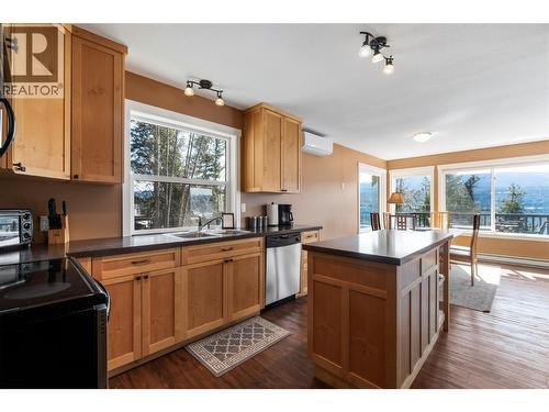 7577 Squilax Anglemont Road, Anglemont, BC - Indoor Photo Showing Kitchen With Double Sink