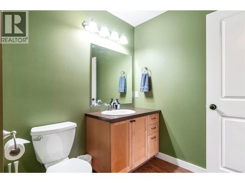 7577 Squilax Anglemont Road, Anglemont, BC - Indoor Photo Showing Bathroom