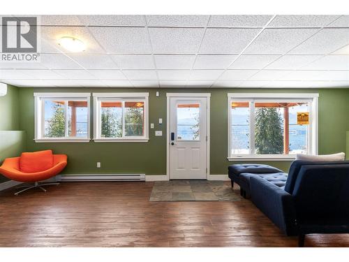 7577 Squilax Anglemont Road, Anglemont, BC - Indoor