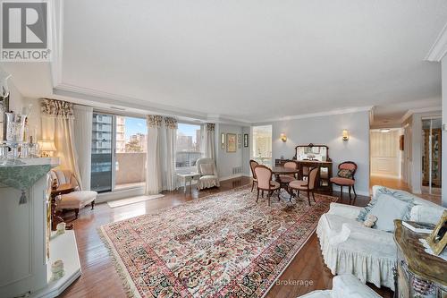404 - 1272 Ontario Street, Burlington, ON - Indoor Photo Showing Living Room