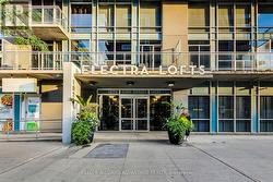 810 - 1029 KING STREET W Toronto, ON M6K 3M9