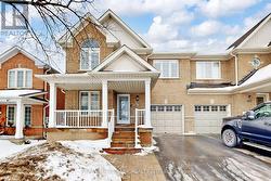 129 KNAPTON DRIVE Newmarket, ON L3X 3B4
