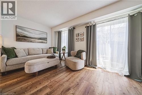 20 Mcconkey Crescent Unit# 41, Brantford, ON - Indoor Photo Showing Living Room