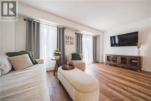 20 Mcconkey Crescent Unit# 41, Brantford, ON - Indoor Photo Showing Living Room