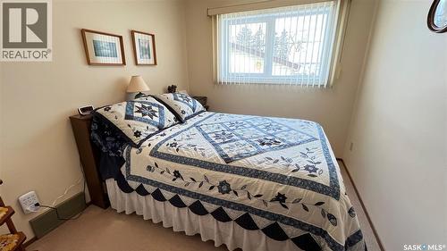 211 Maple Street, Maple Creek, SK - Indoor Photo Showing Bedroom
