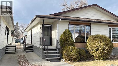 211 Maple Street, Maple Creek, SK - Outdoor