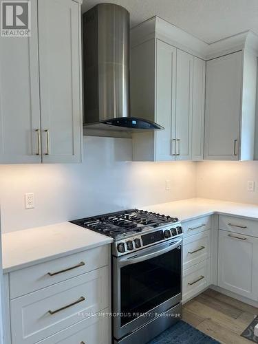 1017 Riverbend Road, London South, ON - Indoor Photo Showing Kitchen With Upgraded Kitchen