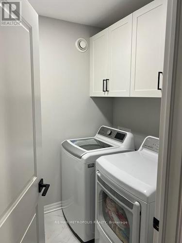 1017 Riverbend Road, London South, ON - Indoor Photo Showing Laundry Room