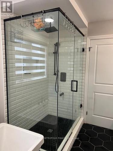 1017 Riverbend Road, London South, ON - Indoor Photo Showing Bathroom