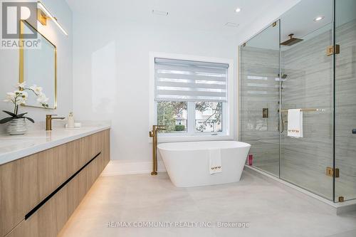 30 Kellythorne Drive, Toronto, ON - Indoor Photo Showing Bathroom