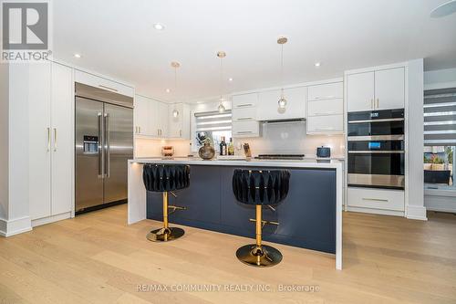 30 Kellythorne Drive, Toronto, ON - Indoor Photo Showing Kitchen With Stainless Steel Kitchen With Upgraded Kitchen