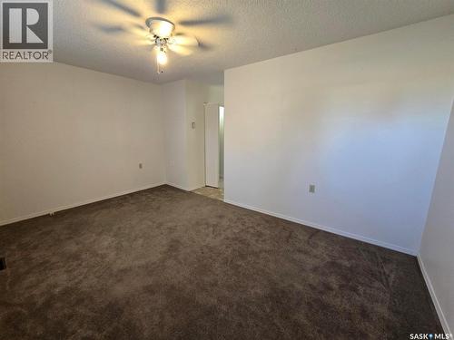 413 - 415 Calgary Street, Broadview, SK - Indoor Photo Showing Other Room